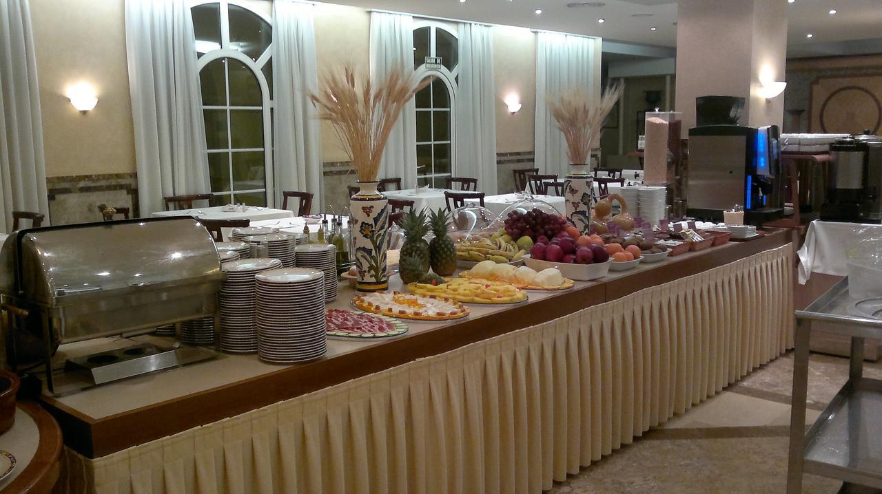 Hotel De Los Faroles Kordoba Zewnętrze zdjęcie
