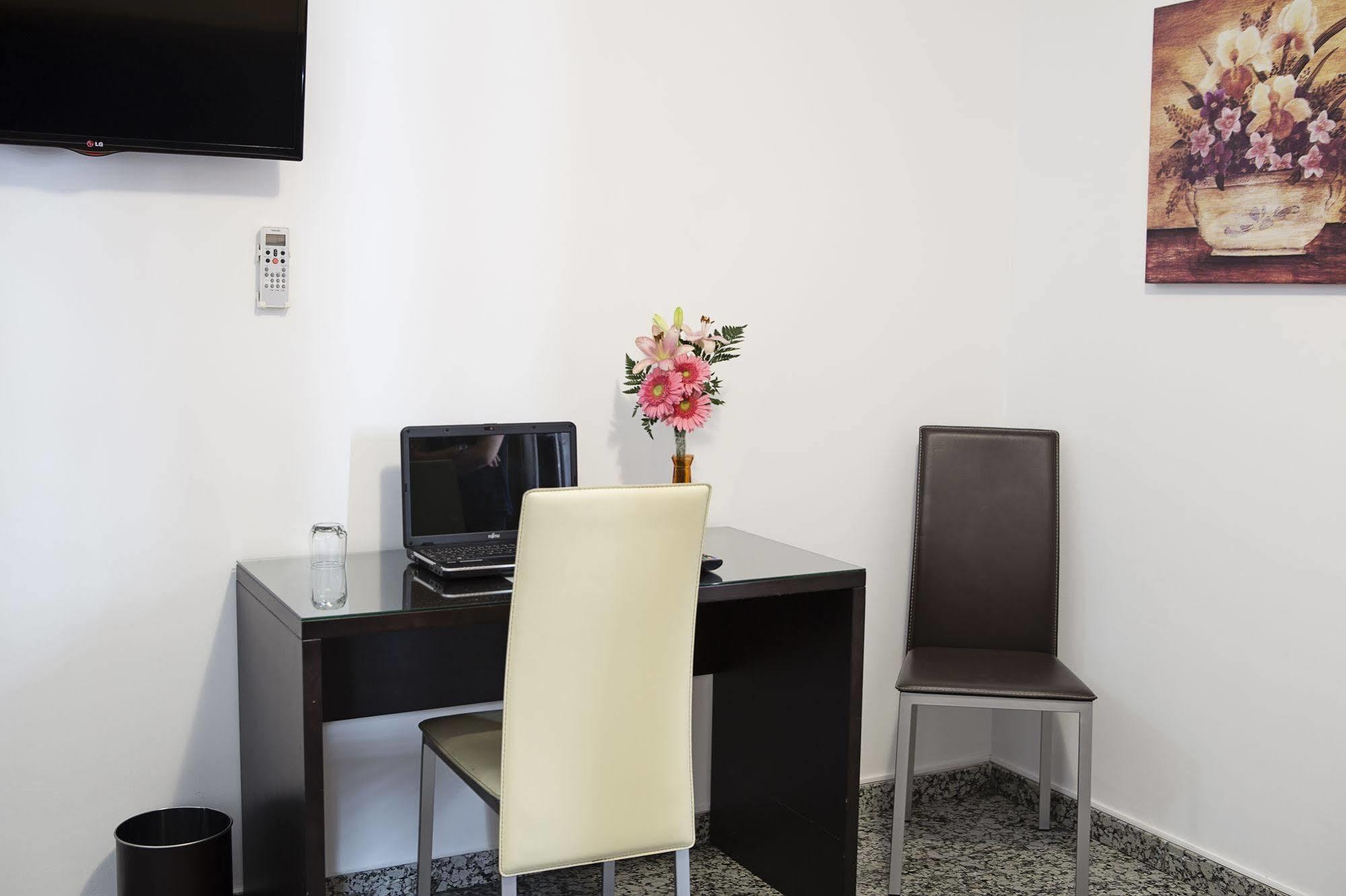 Hotel De Los Faroles Kordoba Zewnętrze zdjęcie