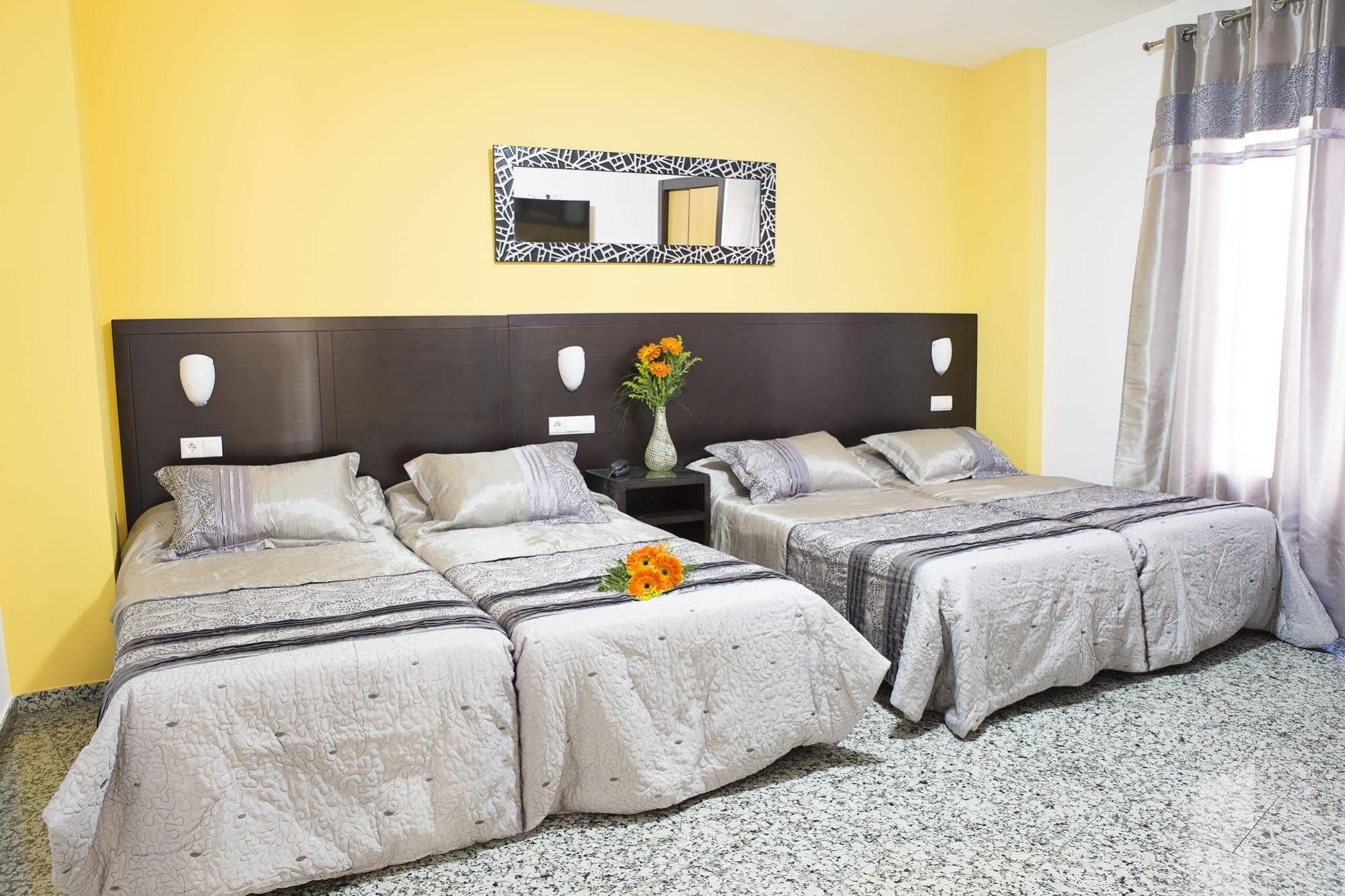 Hotel De Los Faroles Kordoba Zewnętrze zdjęcie