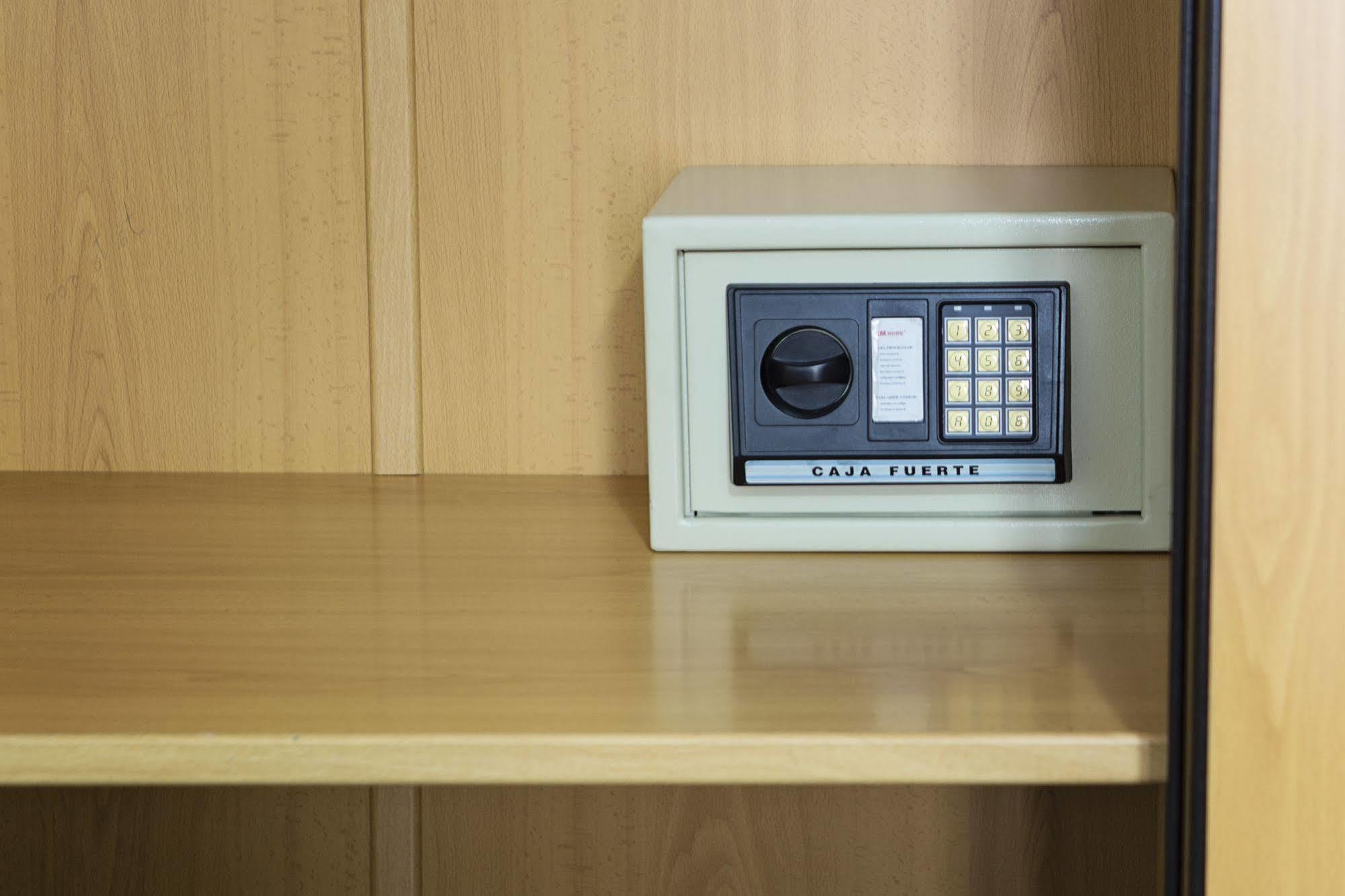 Hotel De Los Faroles Kordoba Zewnętrze zdjęcie