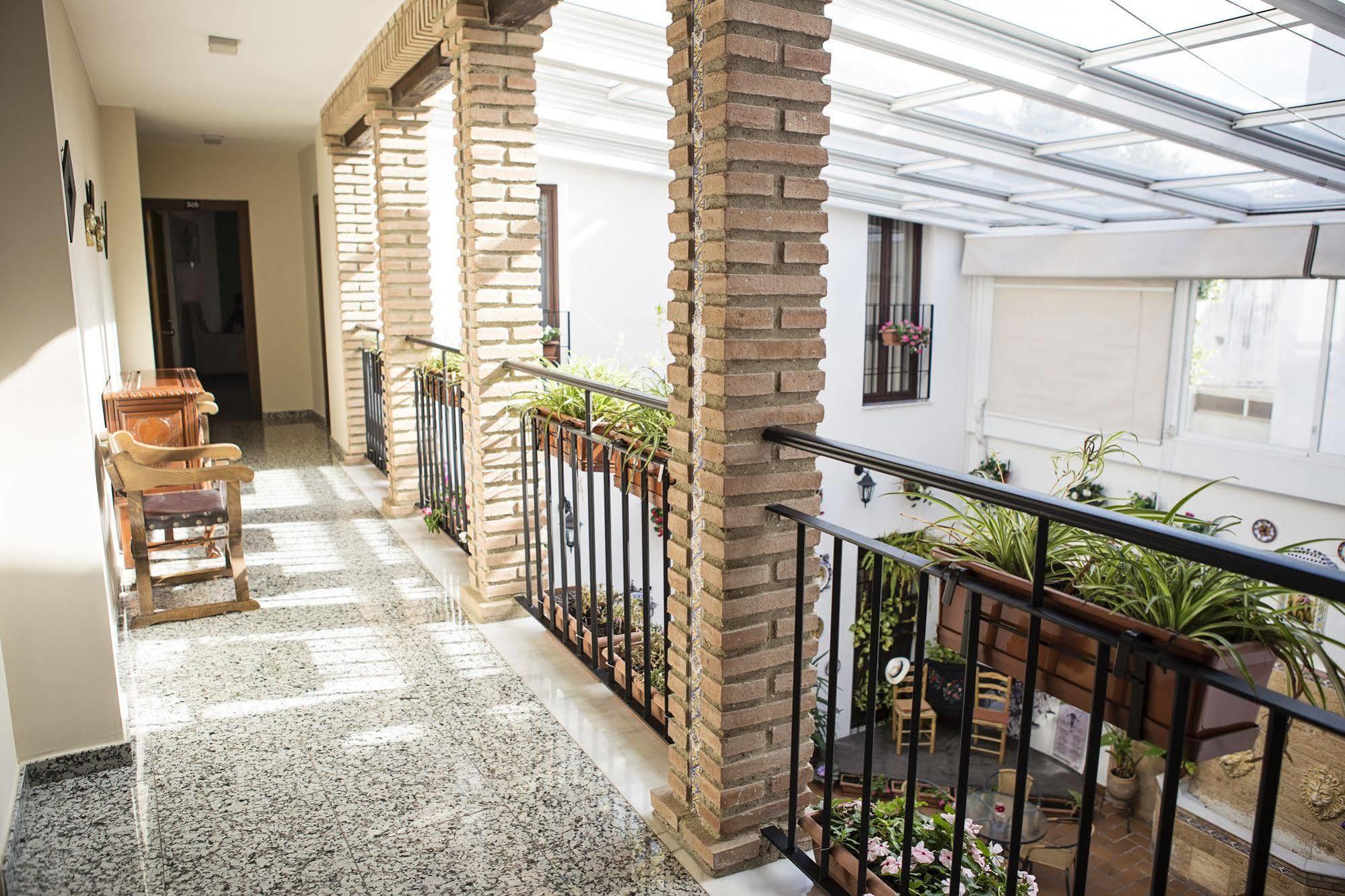 Hotel De Los Faroles Kordoba Zewnętrze zdjęcie