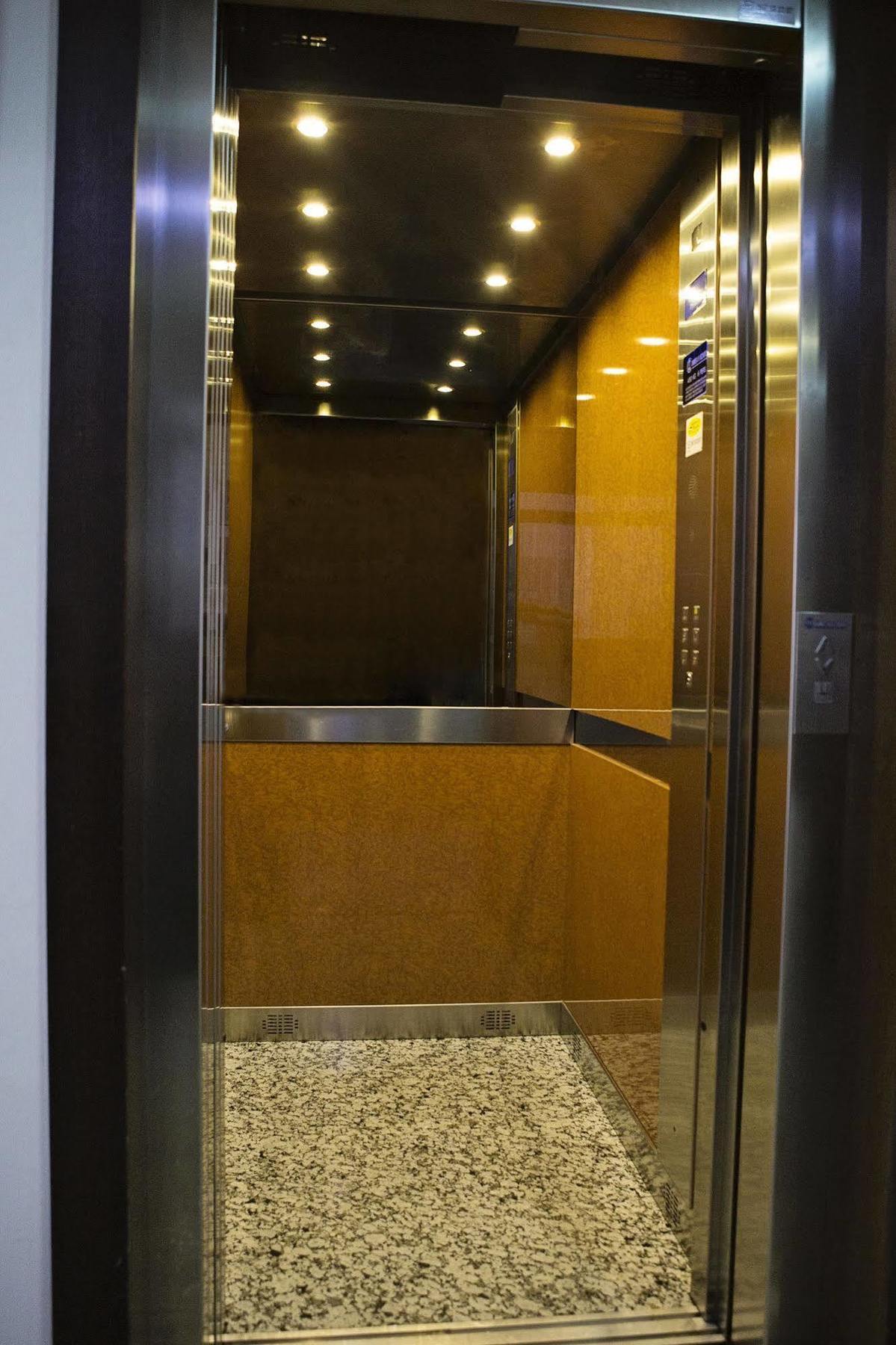 Hotel De Los Faroles Kordoba Zewnętrze zdjęcie